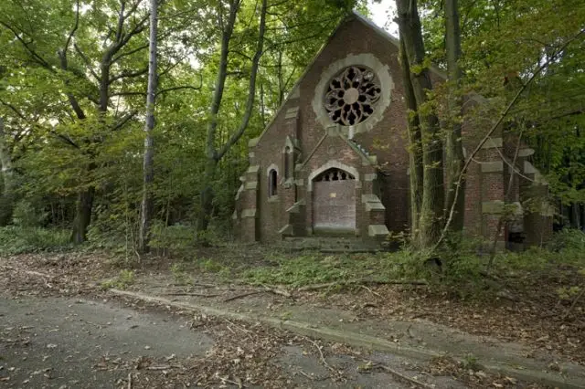 "In 1935, a new Catholic chapel was built to replace one which had, by that point, become dilapidated. The chapel is still in remarkably good shape."
